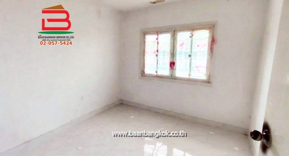 À vendre 3 chambres maison de ville à Khlong Luang, Pathum Thani