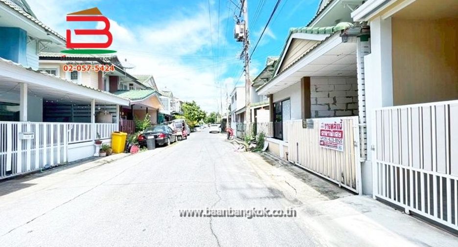 À vendre 3 chambres maison de ville à Khlong Luang, Pathum Thani
