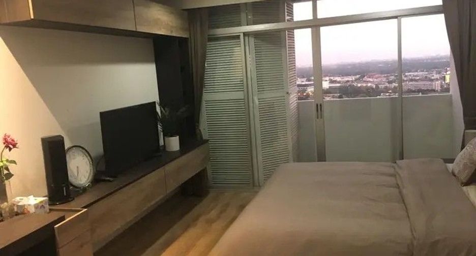 Продажа 3 спальни кондо в Кхлонг Тоеи, Бангкок