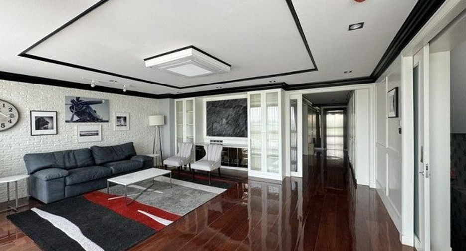 Gewerbefläche zum Kauf mit 5 Zimmer in Lat Phrao, Bangkok