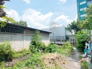 For sale 2 ベッドルーム townhouse in Chom Thong, Bangkok