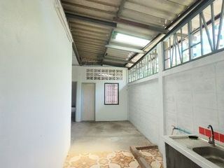 For sale 2 ベッドルーム townhouse in Chom Thong, Bangkok