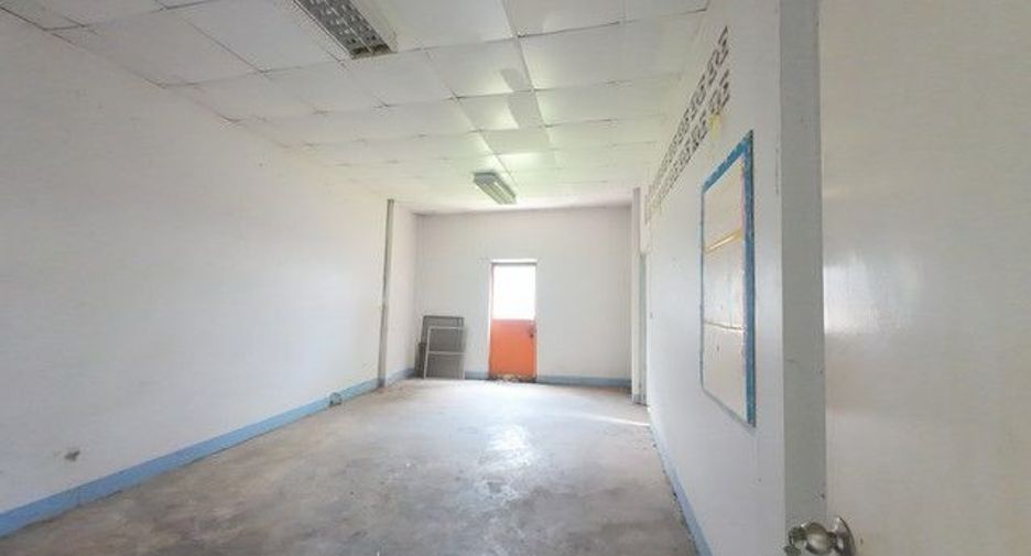 Продажа 2 спальни таунхаус в Чом Тхонг, Бангкок