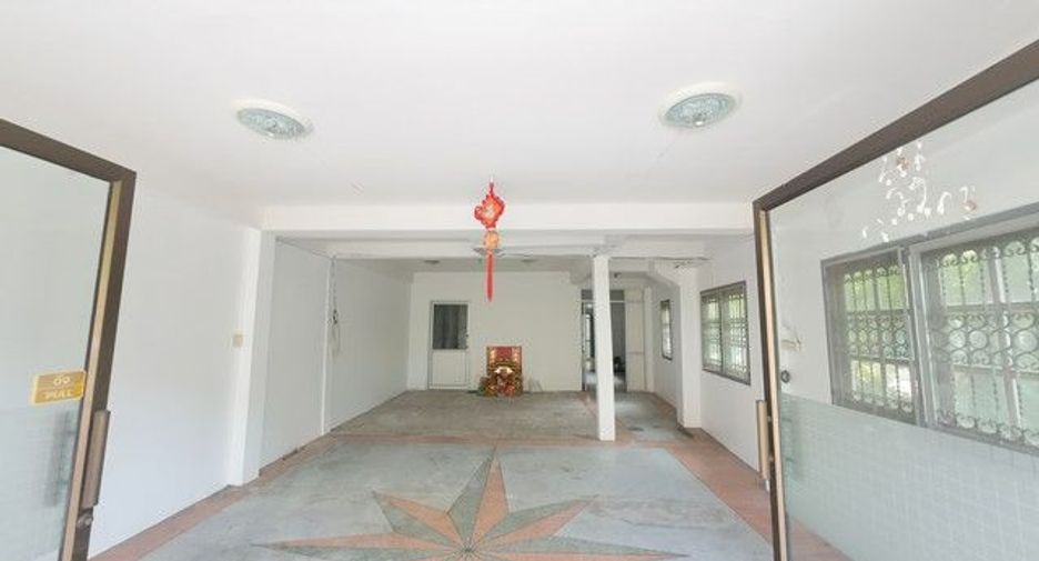 Продажа 2 спальни таунхаус в Чом Тхонг, Бангкок