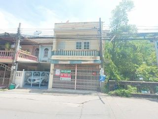 For sale 2 ベッドルーム townhouse in Chom Thong, Bangkok