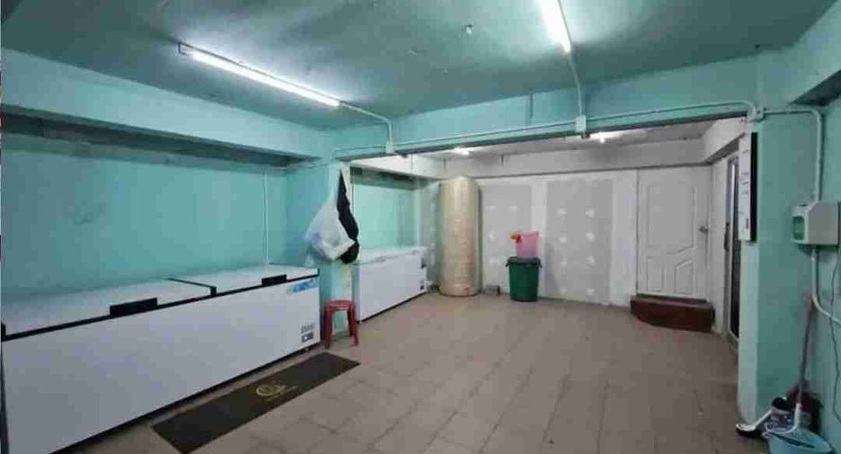 Local comercial en alquiler y en venta en Suan Luang, Bangkok