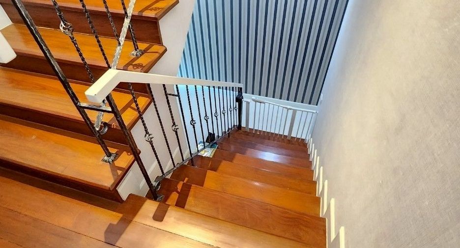 Casa en venta de 4 habitaciones en Mueang Nonthaburi, Nonthaburi