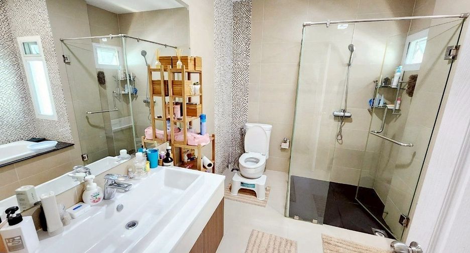 Casa en venta de 4 habitaciones en Mueang Nonthaburi, Nonthaburi
