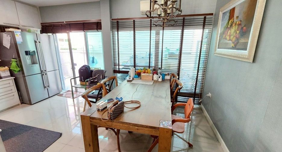 Casa en venta de 4 habitaciones en Mueang Nonthaburi, Nonthaburi