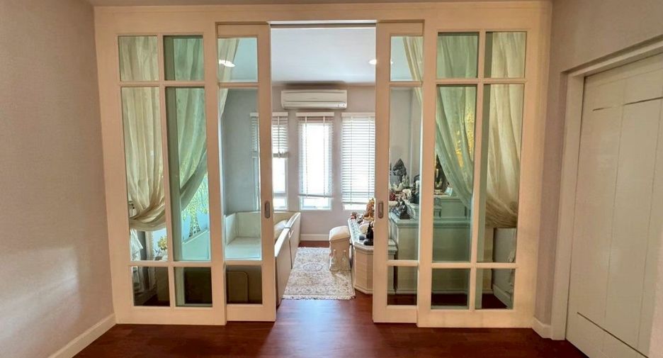 Casa en venta de 4 habitaciones en Mueang Nonthaburi, Nonthaburi
