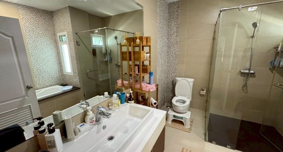 Casa en venta de 4 habitaciones en Mueang Nonthaburi, Nonthaburi