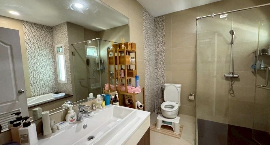 Casa en venta de 4 habitaciones en Mueang Nonthaburi, Nonthaburi