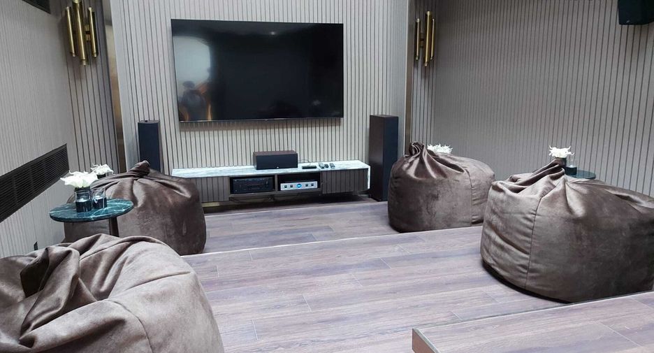 For sale 1 bed condo in Phra Khanong, Bangkok
