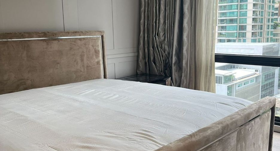 For rent 2 bedrooms condo in Pathum Wan, Bangkok
