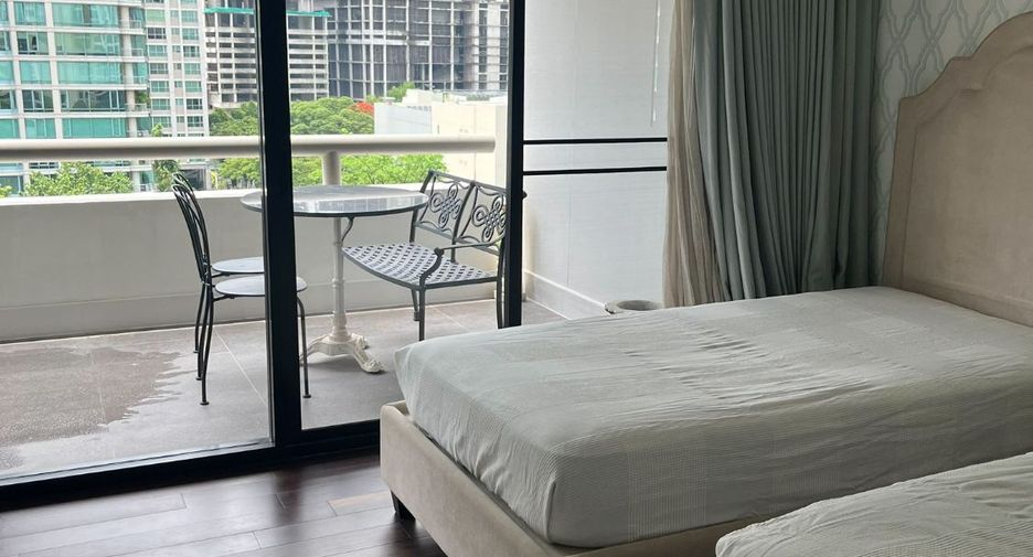 For rent 2 bedrooms condo in Pathum Wan, Bangkok