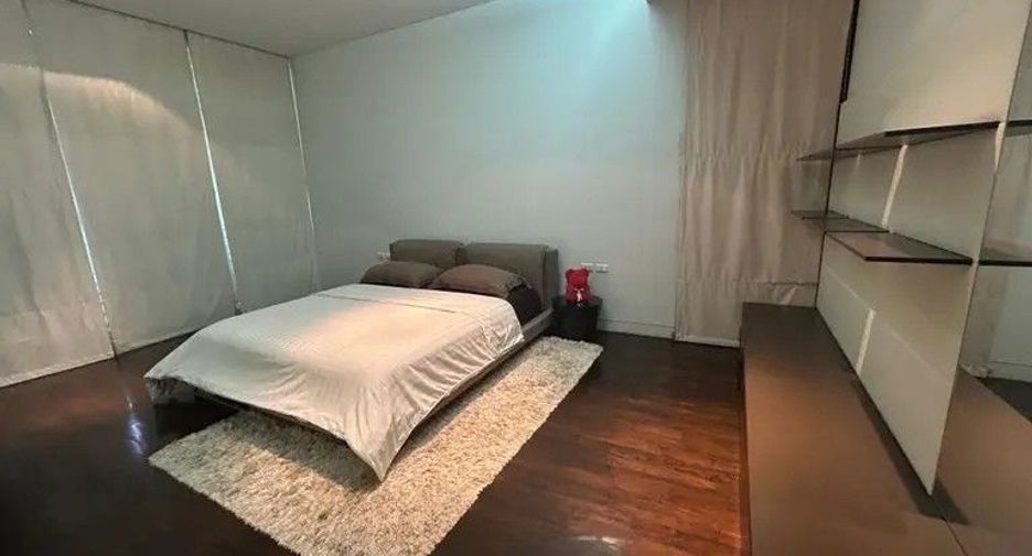 For sale 2 bedrooms condo in Khlong Toei, Bangkok