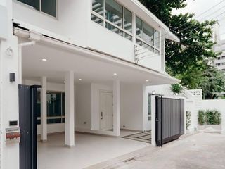 For sale 4 bedrooms house in Watthana, Bangkok
