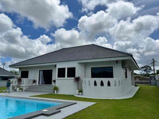 À vendre 3 chambres villa à Bang Saray, Pattaya