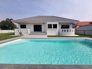 À vendre 3 chambres villa à Bang Saray, Pattaya
