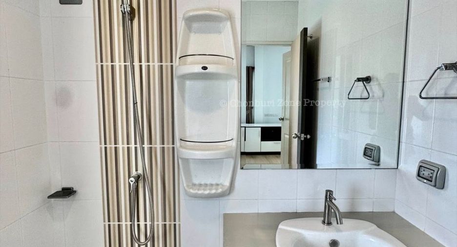 For sale 3 bedrooms house in Si Racha, Chonburi