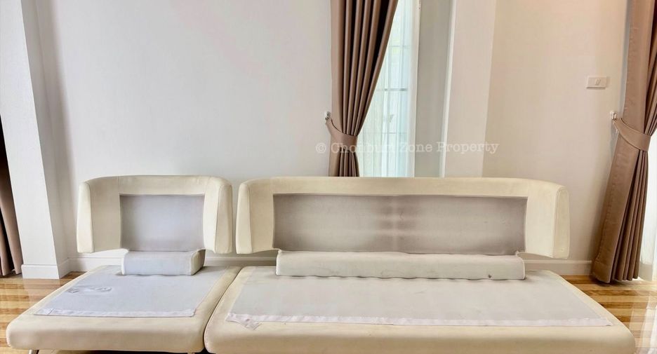 For sale 3 bedrooms house in Si Racha, Chonburi