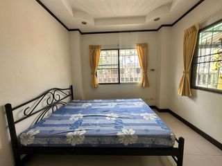 Reihenhaus zur Miete mit 2 Zimmer in Si Racha, Chonburi