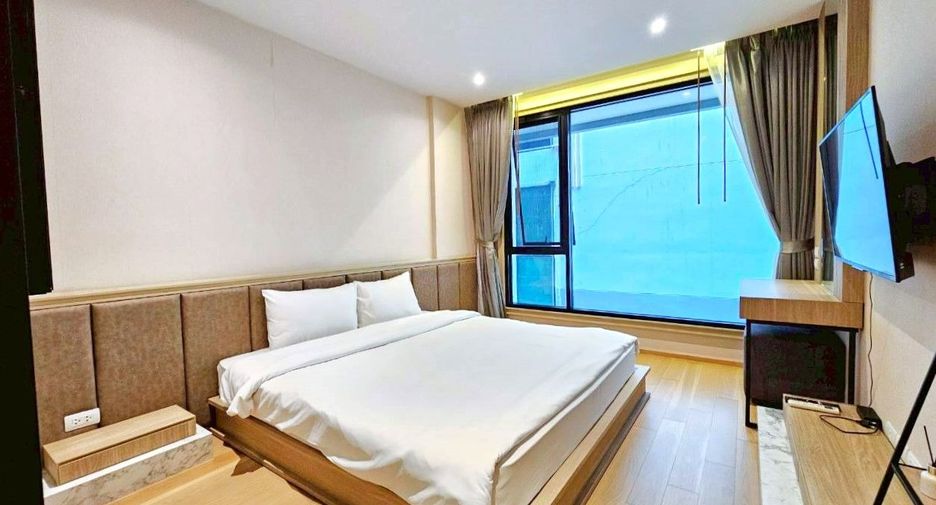 À louer 2 chambres appartement avec services à Khlong Toei, Bangkok