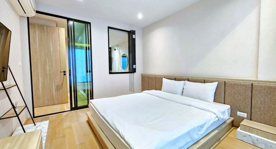 À louer 2 chambres appartement avec services à Khlong Toei, Bangkok