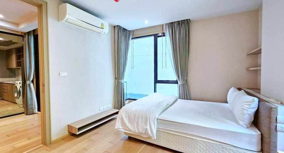 À louer 2 chambres appartement avec services à Khlong Toei, Bangkok