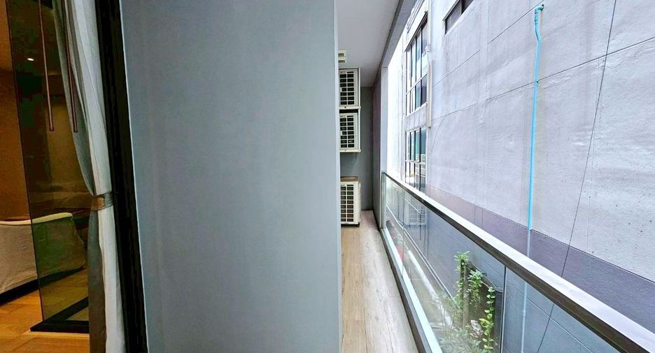 À louer 2 chambres appartement avec services à Khlong Toei, Bangkok