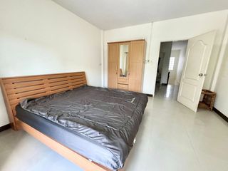 Casa adosada en alquiler de 2 habitaciones en Si Racha, Chonburi