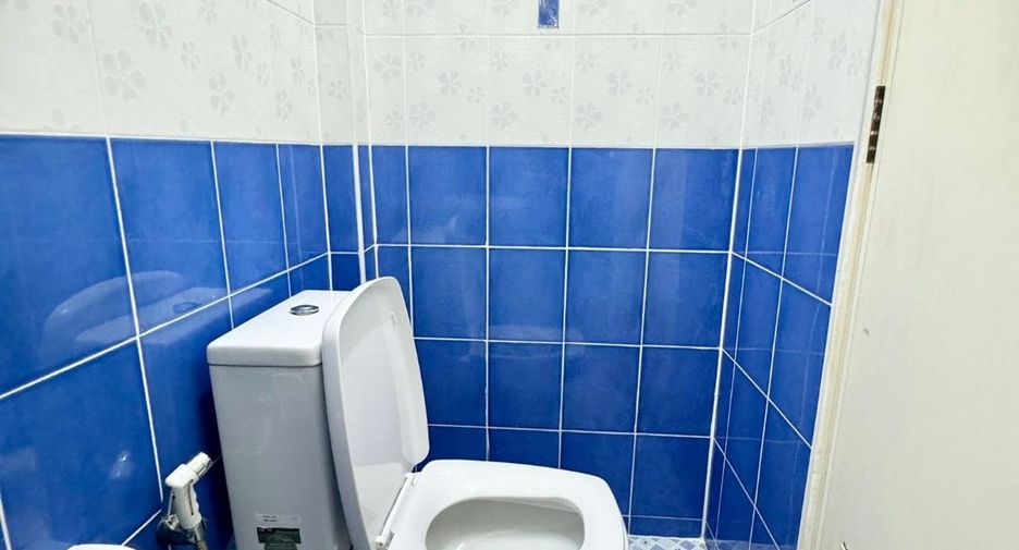 For rent 2 bedrooms townhouse in Si Racha, Chonburi