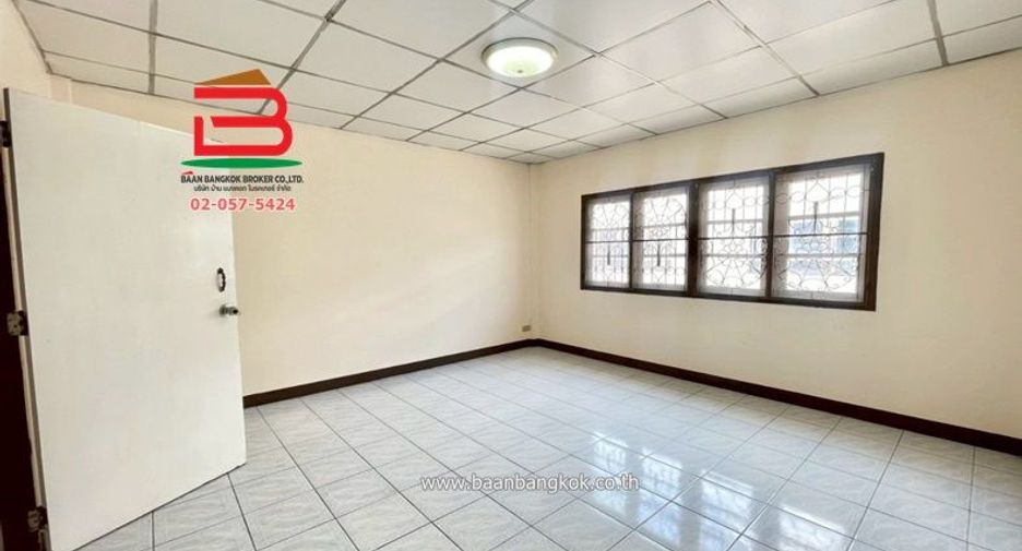 Casa adosada en venta de 2 habitaciones en Khan Na Yao, Bangkok