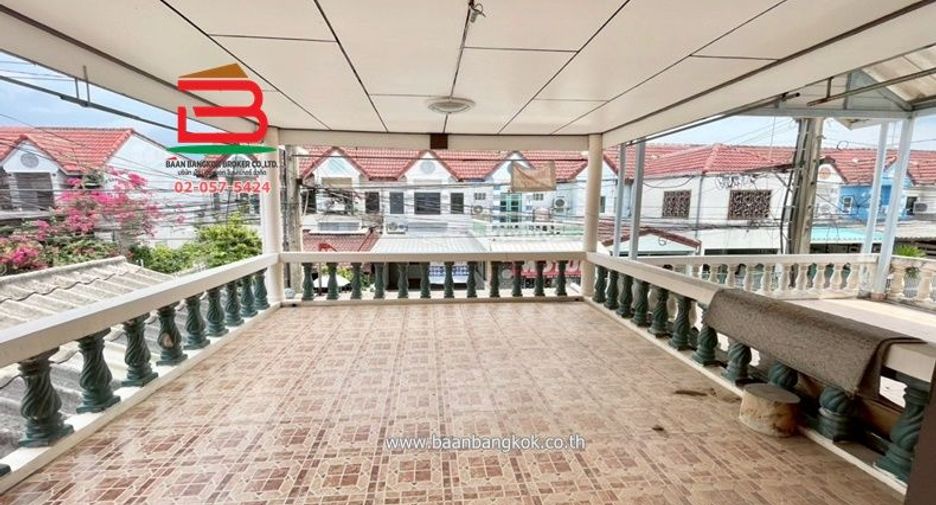 Casa adosada en venta de 2 habitaciones en Khan Na Yao, Bangkok