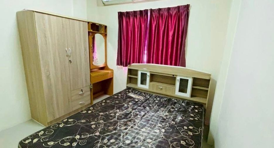 Reihenhaus zur Miete mit 3 Zimmer in Si Racha, Chonburi