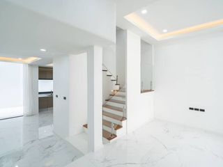 For sale 4 bedrooms house in Watthana, Bangkok