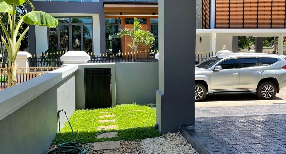 Haus zum Kauf mit 4 Zimmer in Bang Khun Thian, Bangkok