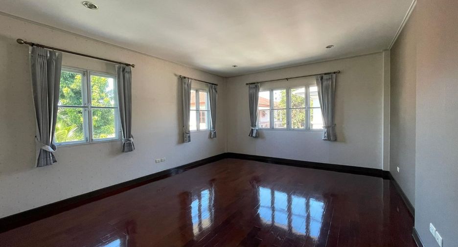 Haus zum Kauf mit 4 Zimmer in Bang Khun Thian, Bangkok