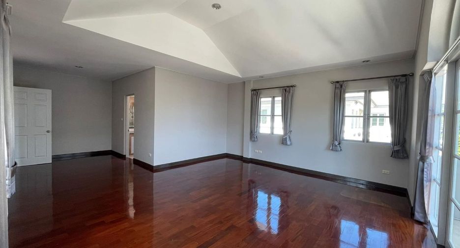 Haus zum Kauf mit 4 Zimmer in Bang Khun Thian, Bangkok