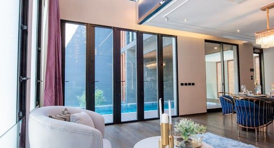 For sale 4 bedrooms house in Prawet, Bangkok