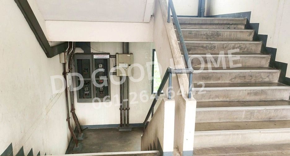 For sale 1 bed condo in Mueang Pathum Thani, Pathum Thani