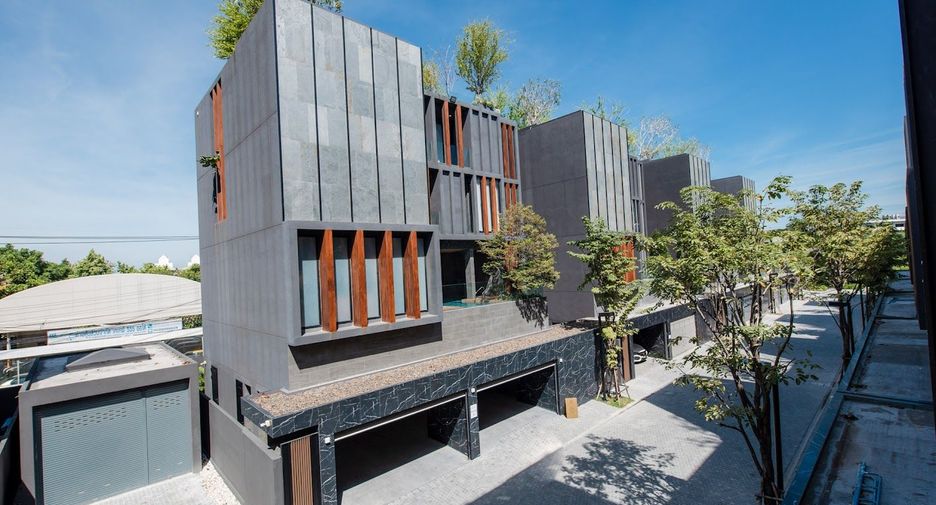 For sale 5 bedrooms house in Prawet, Bangkok