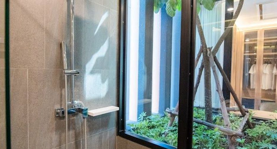 For sale 5 bedrooms house in Prawet, Bangkok