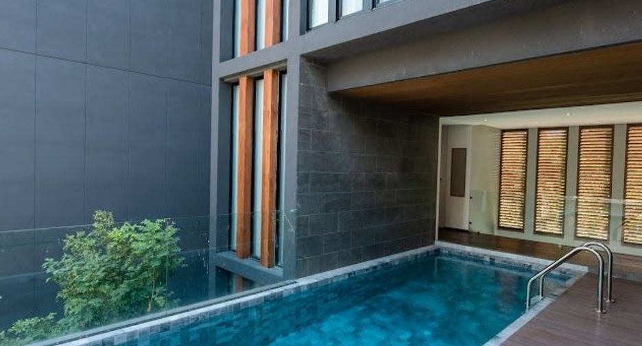 For sale 5 bedrooms house in Prawet, Bangkok