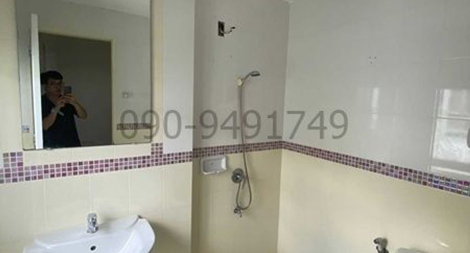 For rent 3 bedrooms townhouse in Suan Luang, Bangkok
