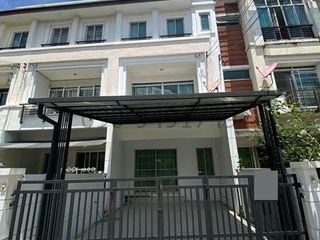 Reihenhaus zur Miete mit 3 Zimmer in Suan Luang, Bangkok