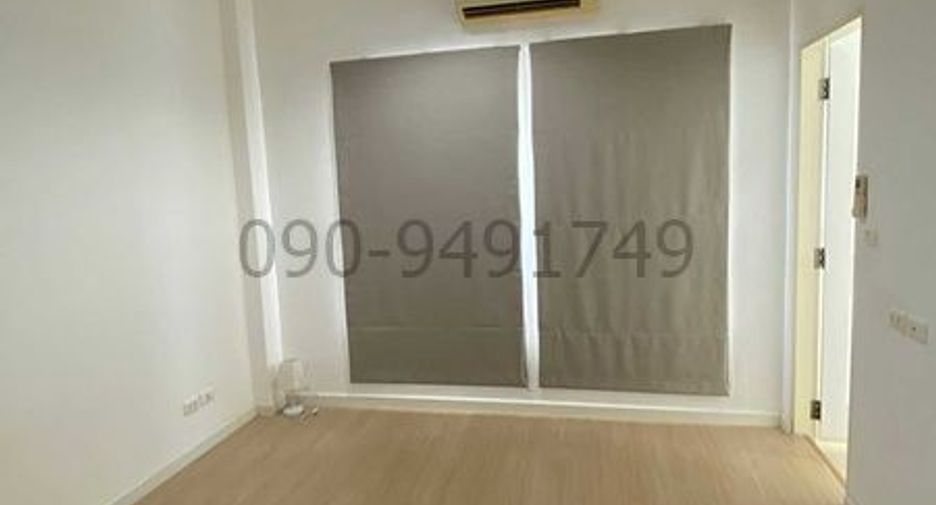 For rent 3 bedrooms townhouse in Suan Luang, Bangkok