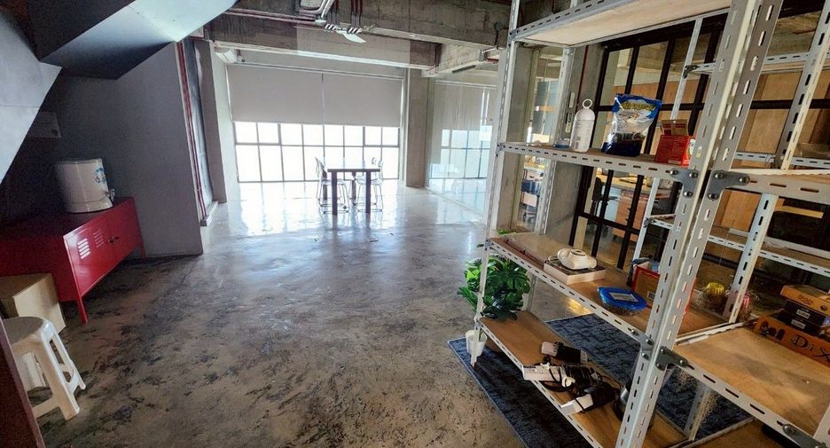 For sale office in Wang Thonglang, Bangkok
