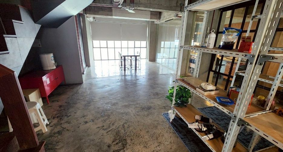 For sale office in Wang Thonglang, Bangkok