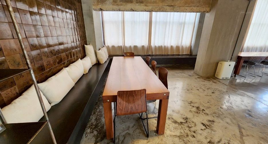 For sale office in Wang Thonglang, Bangkok
